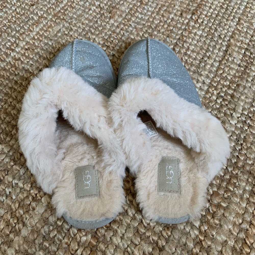 Ugg slippers size 9